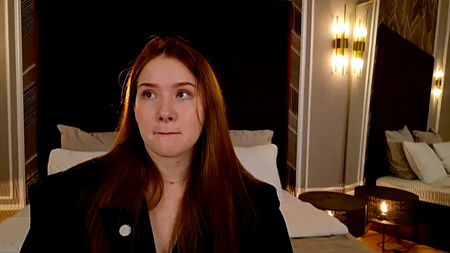 Snapshot of MichelleReid chatting on November 30, 9:10 am MichelleReid online show from November 30, 9:10 am