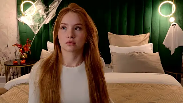 Snapshot of MichelleReid chatting on October 26, 3:07 am MichelleReid online show from October 26, 3:07 am