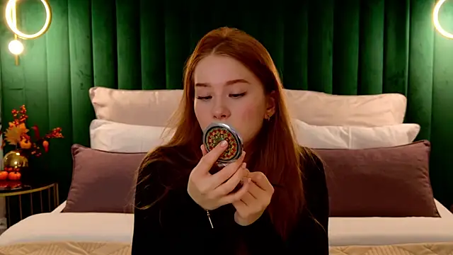 Snapshot of MichelleReid chatting on November 5, 3:09 am MichelleReid online show from November 5, 3:09 am