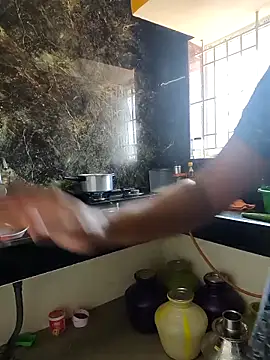 Tamil Shalini Lustyy online show from April 18, 4:15 am