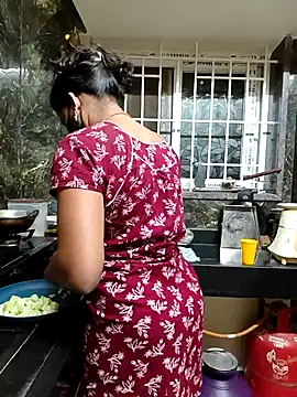 Tamil Shalini Lustyy online show from December 19, 11:18 pm