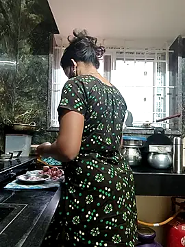 Tamil Shalini Lustyy online show from December 19, 1:20 am