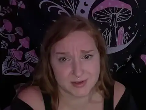 thickgingergoddess online show from October 6, 4:02 am