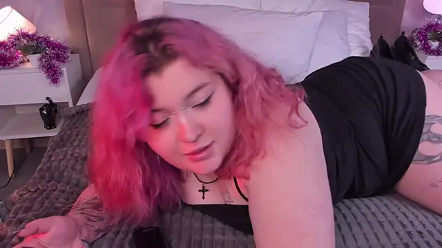 Snapshot of AelitaMuly chatting on December 8, 10:03 pm AelitaMuly online show from December 8, 10:03 pm