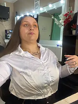 Snapshot of cherry_coper chatting on February 20, 1:57 pm cherry coper online show from February 20, 1:57 pm