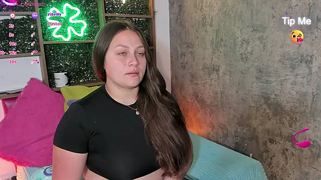 Snapshot of cherry_coper chatting on January 6, 12:42 pm cherry coper online show from January 6, 12:42 pm