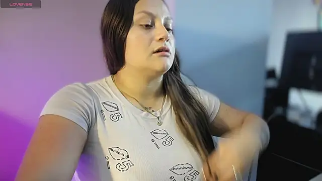 Snapshot of cherry_coper chatting on February 2, 12:48 pm cherry coper online show from February 2, 12:48 pm