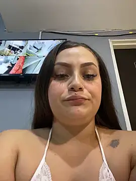 Snapshot of cherry_coper chatting on March 14, 4:09 pm cherry coper online show from March 14, 4:09 pm
