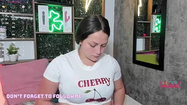 Snapshot of cherry_coper chatting on September 12, 12:05 pm cherry coper online show from September 12, 12:05 pm
