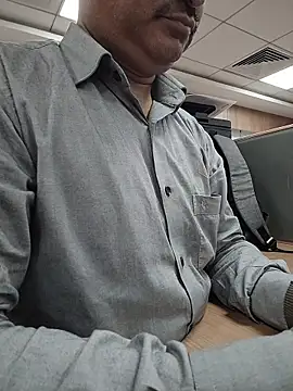 samee00721 online show from May 5, 9:56 am