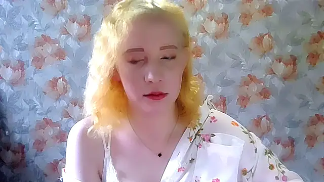MelxMellie online show from April 30, 2:13 pm