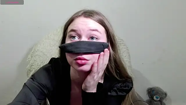 Mikki5P online show from January 11, 5:07 pm