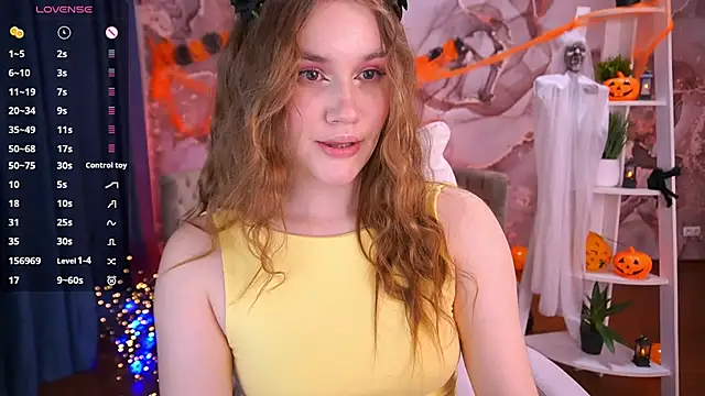 Snapshot of FoxyyKate chatting on October 31, 3:30 pm FoxyyKate online show from October 31, 3:30 pm