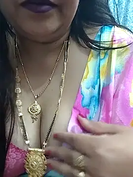 Snapshot of Mayuri77 chatting on February 21, 9:56 am Mayuri77 online show from February 21, 9:56 am