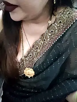 Snapshot of Mayuri77 chatting on February 7, 5:04 am Mayuri77 online show from February 7, 5:04 am