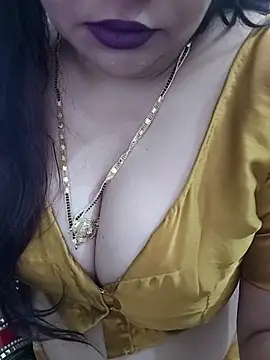 Snapshot of Mayuri77 chatting on October 7, 7:20 am Mayuri77 online show from October 7, 7:20 am