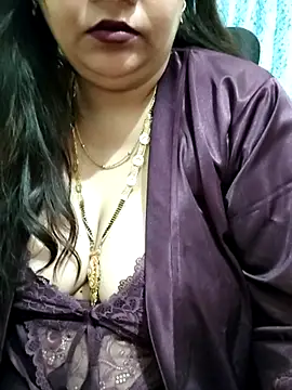 Snapshot of Mayuri77 chatting on February 27, 12:36 am Mayuri77 online show from February 27, 12:36 am