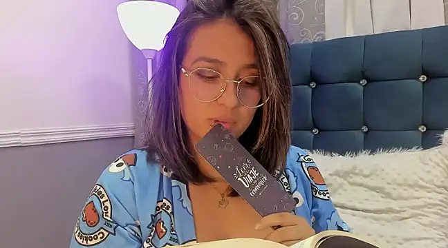 Pandoracherry online show from March 15, 8:26 am