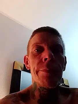 Tattooguy 86 online show from November 27, 9:15 pm