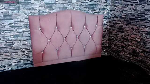 sofi bronw online show from November 26, 11:10 am