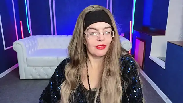 Snapshot of Rose_Noir chatting on December 12, 12:22 pm Rose Noir online show from December 12, 12:22 pm