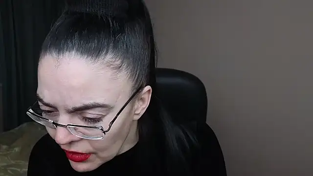 Snapshot of Rose_Noir chatting on February 20, 2:24 pm Rose Noir online show from February 20, 2:24 pm