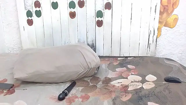 LolaTwerksXX online show from October 28, 12:44 am