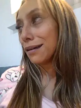 Snapshot of salome_drasin chatting on November 22, 4:33 am salome drasin online show from November 22, 4:33 am