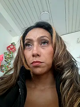 Snapshot of salome_drasin chatting on November 29, 2:06 pm salome drasin online show from November 29, 2:06 pm