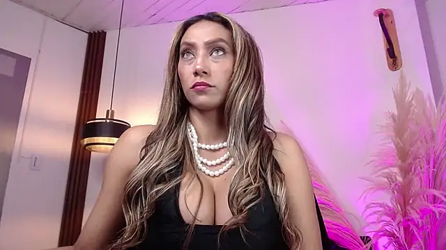 Snapshot of salome_drasin chatting on September 18, 12:57 am salome drasin online show from September 18, 12:57 am