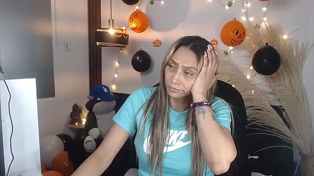 Snapshot of salome_drasin chatting on November 3, 10:35 pm salome drasin online show from November 3, 10:35 pm