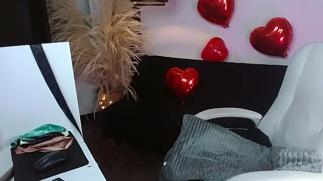 salome drasin online show from February 14, 1:06 am