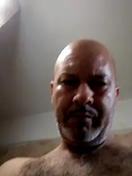 Snapshot of Juan_45 chatting on June 9, 10:33 pm Juan 45 online show from June 9, 10:33 pm