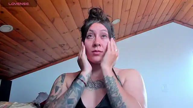 Snapshot of Darkness_jones_ chatting on February 2, 6:29 pm Darkness jones online show from February 2, 6:29 pm