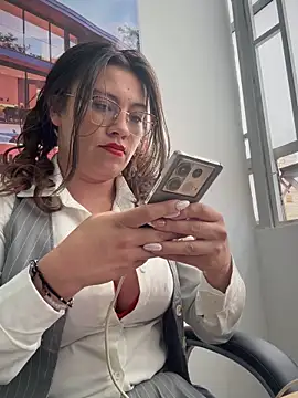 LIZ-06  online show from December 19, 3:36 pm