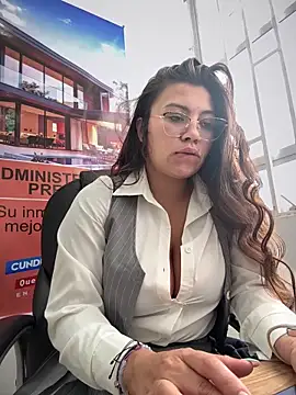 LIZ-06  online show from December 4, 1:32 pm