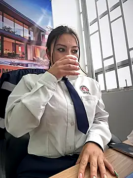 LIZ-06  online show from November 6, 2:10 pm