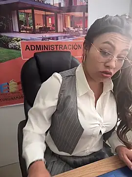 LIZ-06  online show from November 18, 3:26 pm