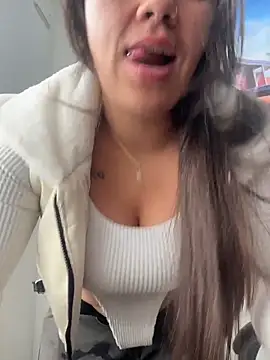 LIZ-06  online show from February 24, 2:07 pm