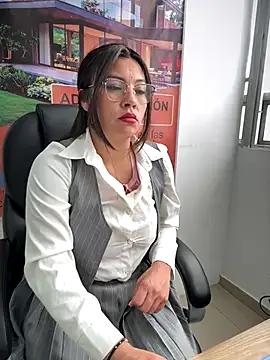 LIZ-06  online show from November 30, 3:35 pm