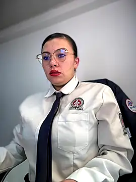 Snapshot of LIZ-06_ chatting on October 17, 1:24 pm LIZ-06 online show from October 17, 1:24 pm