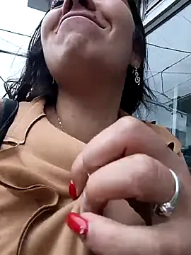 Snapshot of LIZ-06_ chatting on March 11, 3:23 pm LIZ-06 online show from March 11, 3:23 pm