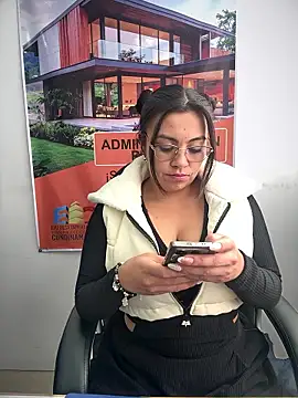 LIZ-06  online show from January 6, 7:18 pm