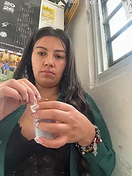 LIZ-06  online show from February 20, 12:51 pm