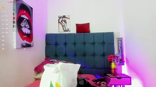 Snapshot of Hellen_starx chatting on November 11, 1:28 pm Hellen starx online show from November 11, 1:28 pm