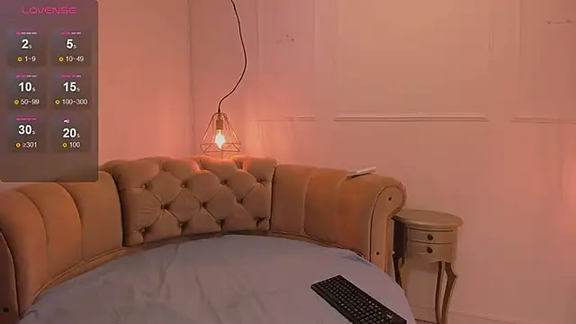 Snapshot of briannaduque chatting on March 5, 1:06 pm briannaduque online show from March 5, 1:06 pm