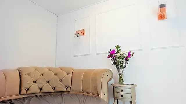 Snapshot of briannaduque chatting on February 21, 7:21 pm briannaduque online show from February 21, 7:21 pm