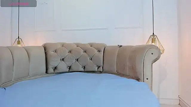 Snapshot of briannaduque chatting on March 12, 12:36 pm briannaduque online show from March 12, 12:36 pm