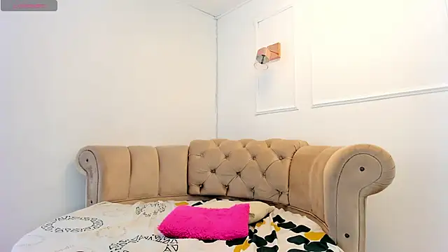 Snapshot of briannaduque chatting on February 14, 12:03 pm briannaduque online show from February 14, 12:03 pm