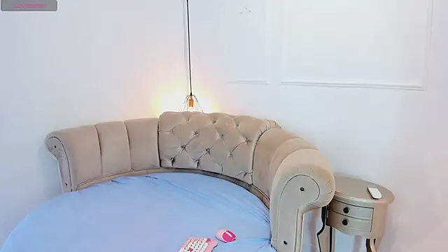 Snapshot of briannaduque chatting on March 18, 12:28 pm briannaduque online show from March 18, 12:28 pm